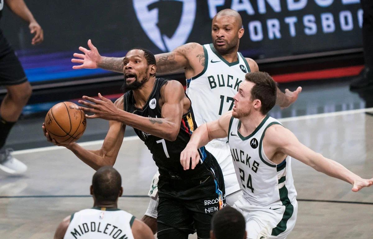 杜兰特巅峰对决，阿扎伦卡与60激战日本队分钟，赛况扑朔迷离胜负难料！